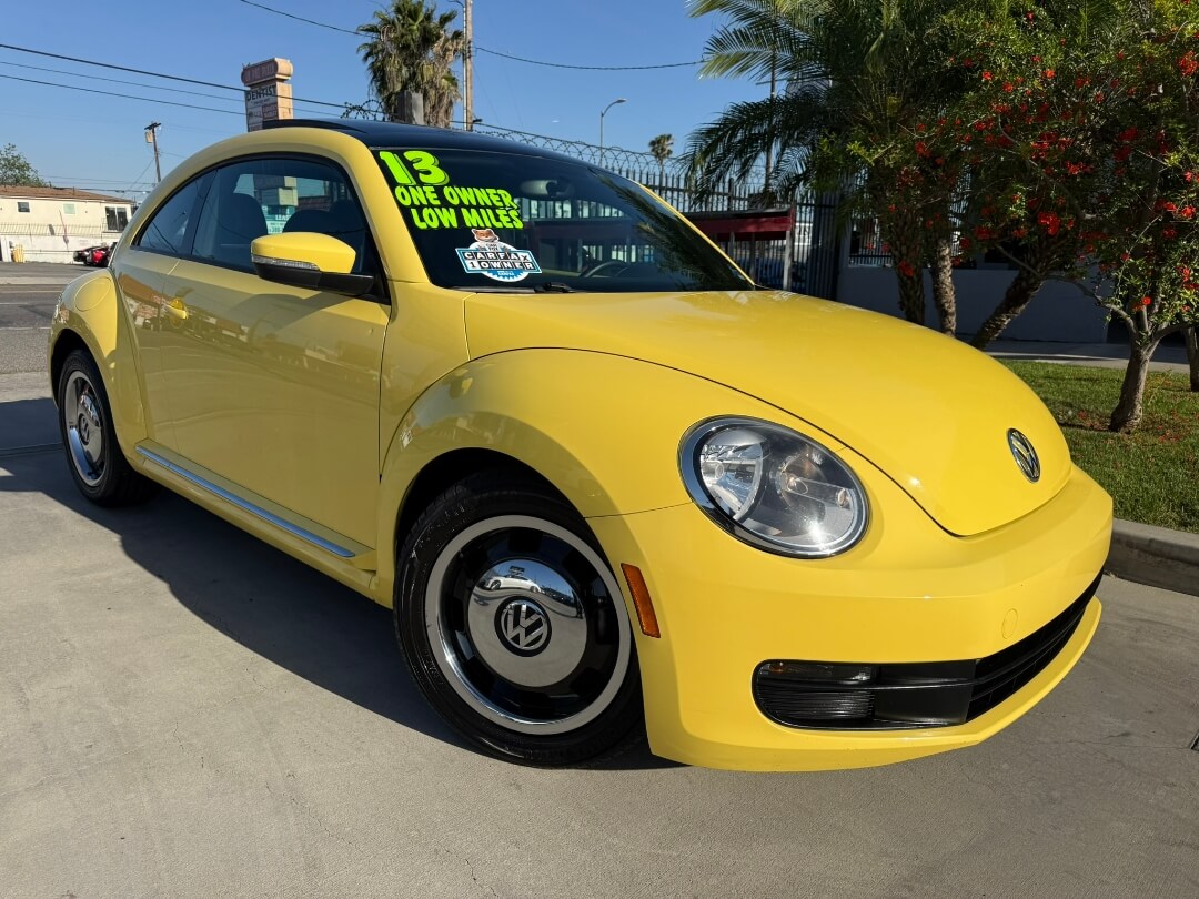2013 Volkswagen Beetle 2.5L Auto w/Sunroof, Sound & Nav. PZEV's photo