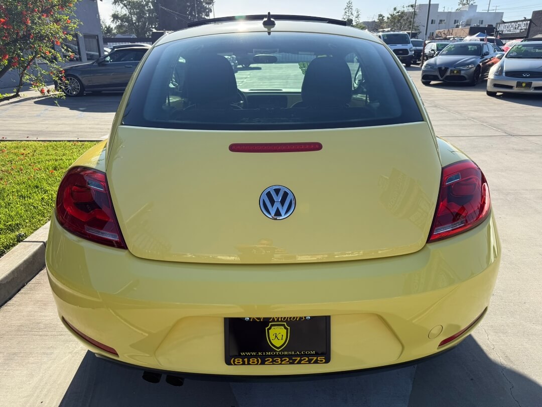2013 Volkswagen Beetle 2.5L PZEV WITH SUNROOF 