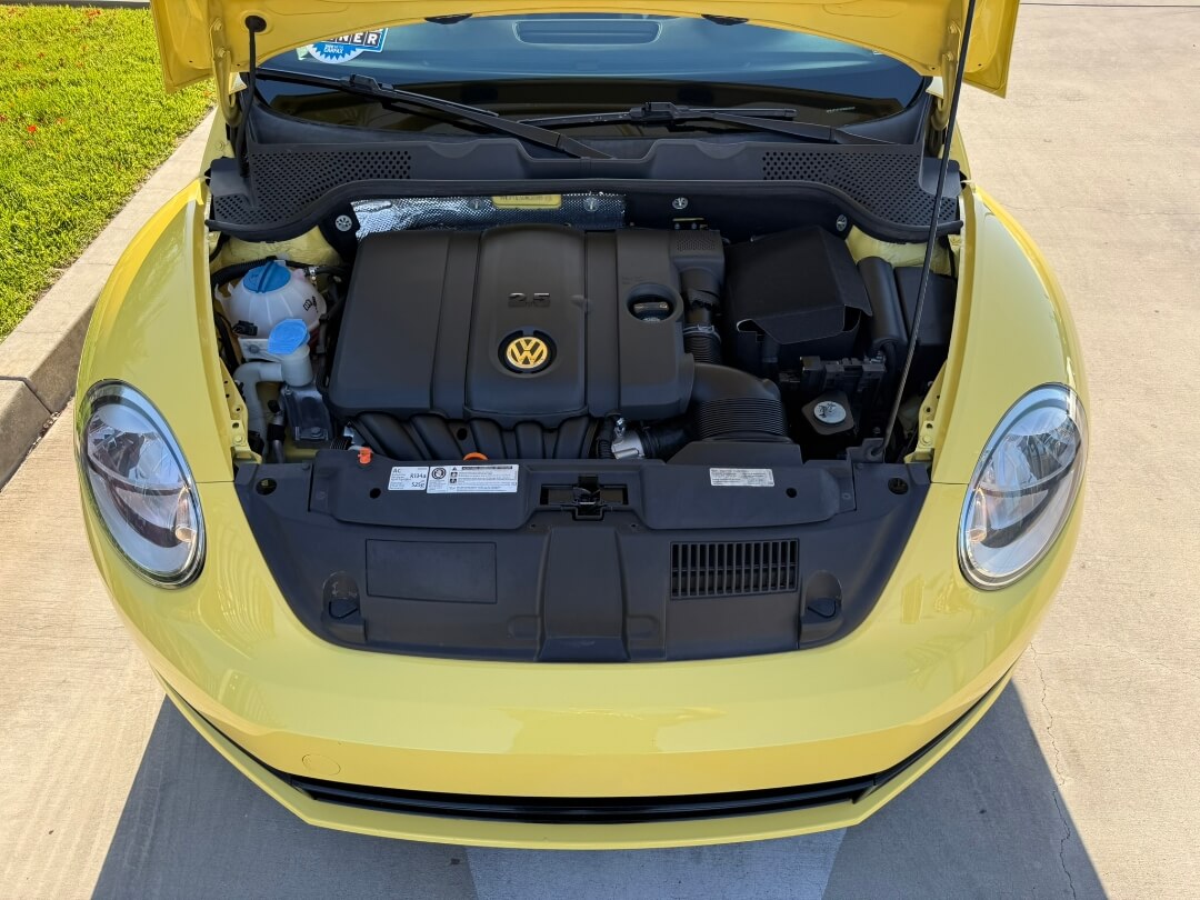 2013 Volkswagen Beetle 2.5L PZEV WITH SUNROOF 