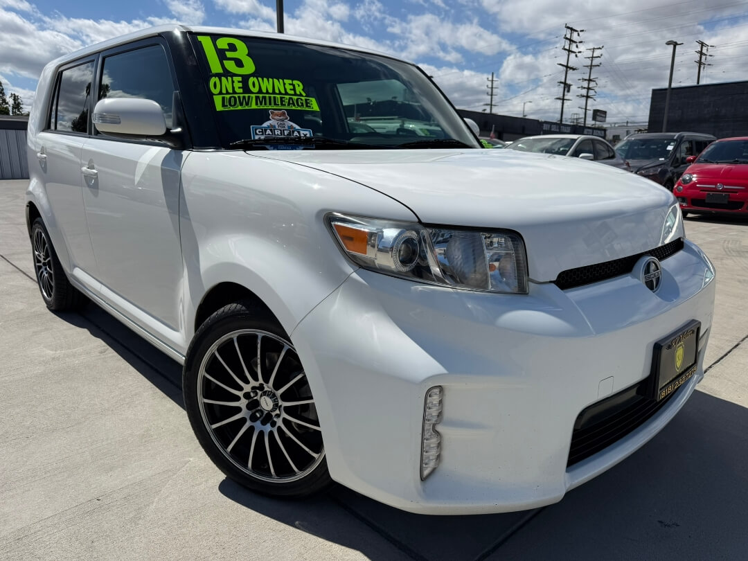 2013 Scion xB's photo