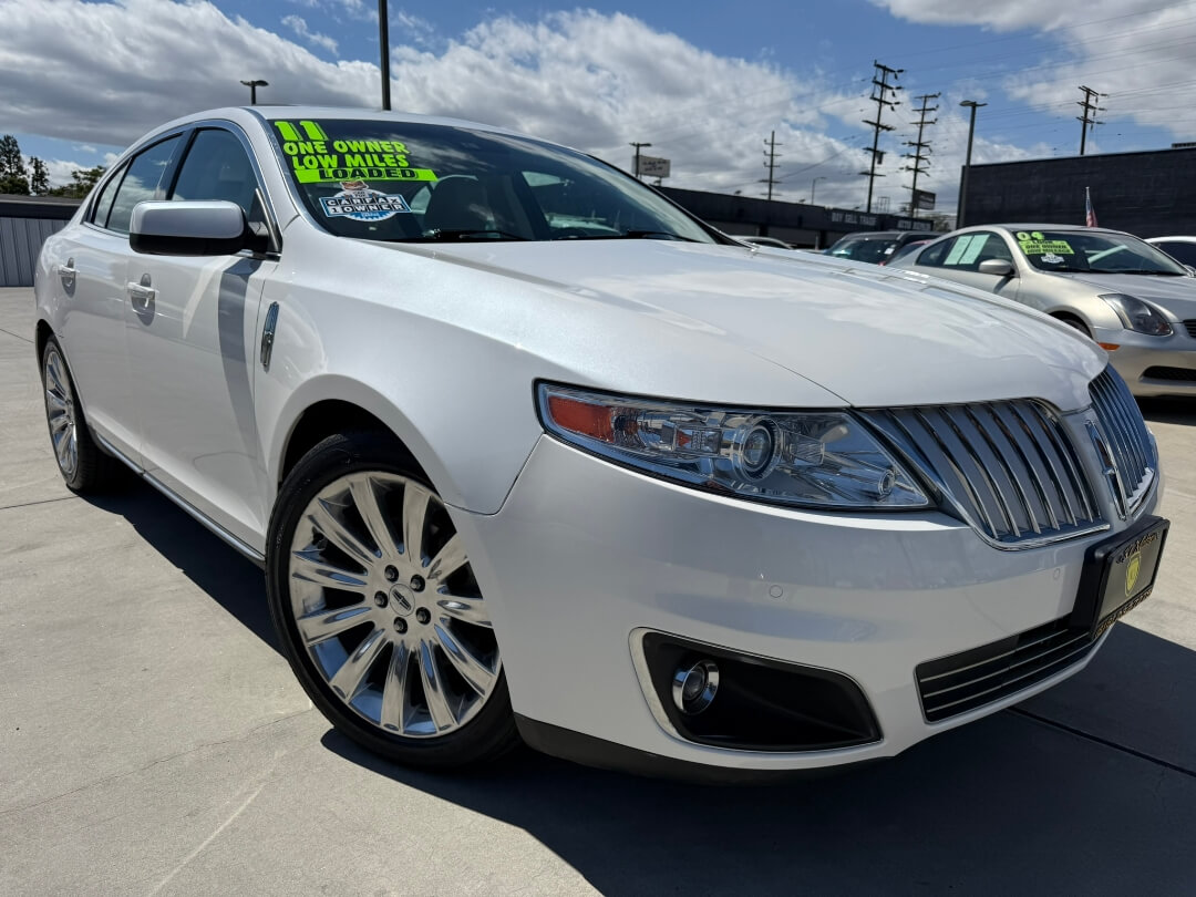 2011 Lincoln MKS's photo