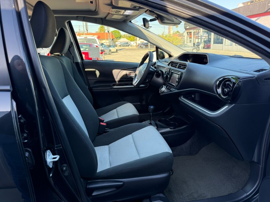 2016 Toyota Prius C Three