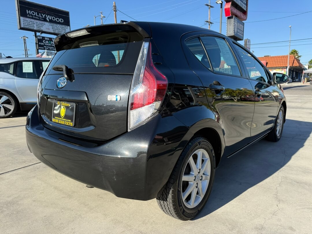 2016 Toyota Prius C Three