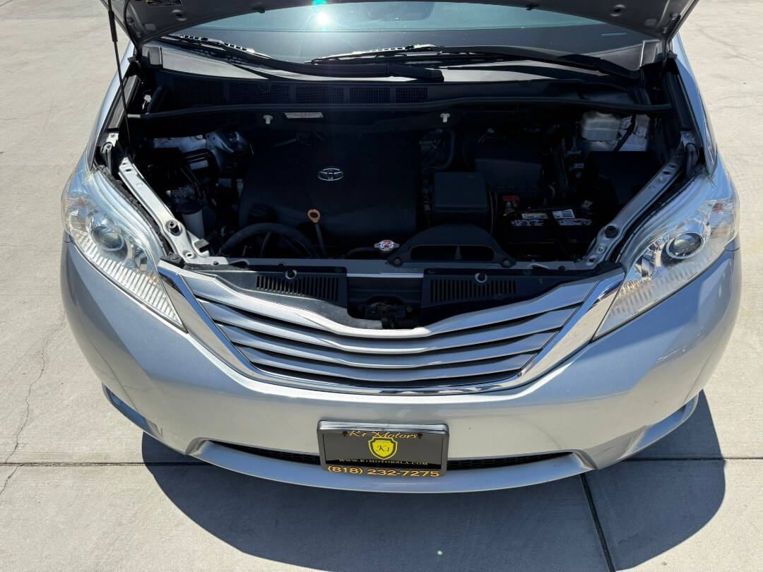 2017 Toyota Sienna LE 8-Passenger
