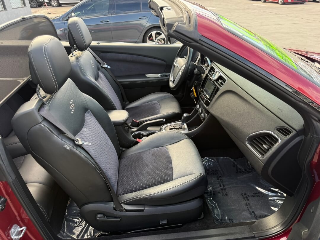 2012 Chrysler 200 S CONVERTIBLE 