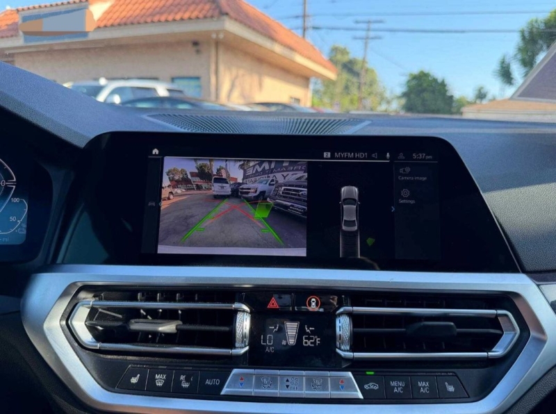 2022 BMW 3 Series 330e - Photo 16