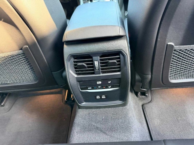 2022 BMW 3 Series 330e - Photo 19