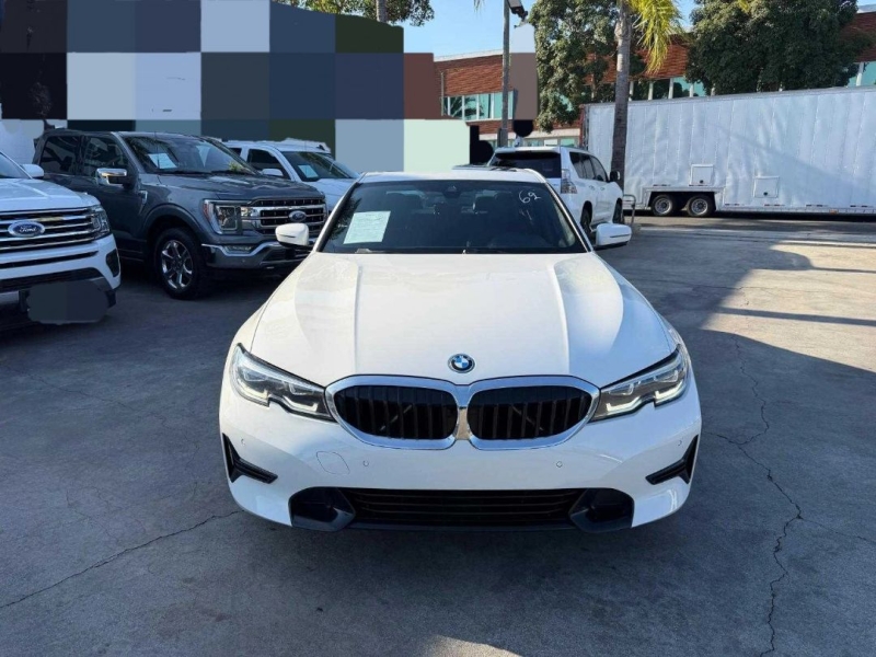 2022 BMW 3 Series 330e - Photo 8
