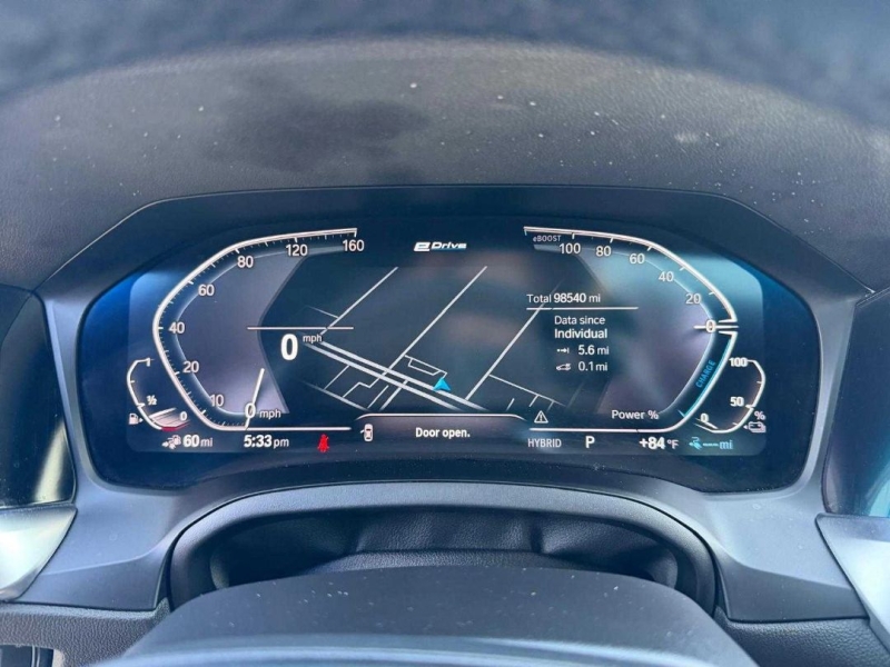 2022 BMW 3 Series 330e - Photo 17