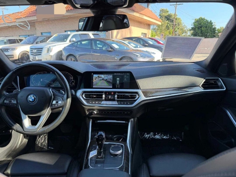 2022 BMW 3 Series 330e - Photo 10