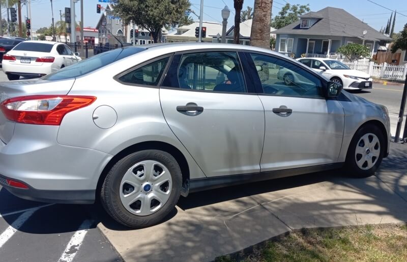 2014 Ford Focus Sedan S's photo