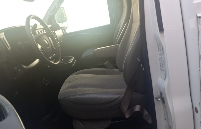 2013 Chevrolet Express G3500 - Photo 16