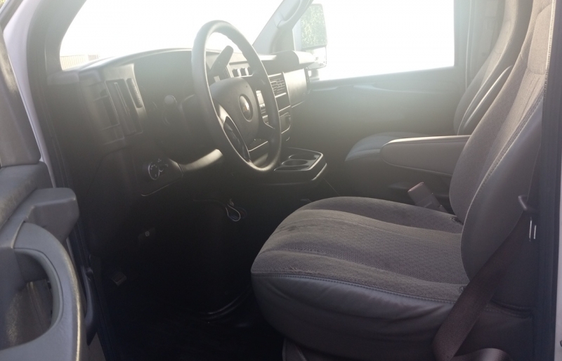 2013 Chevrolet Express G3500 - Photo 15