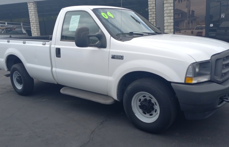 2004 Ford F-250 XL Regular Cab's photo