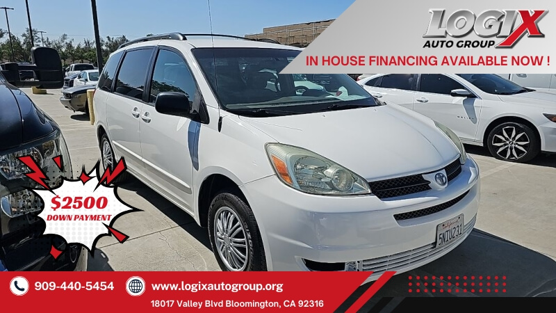2005 Toyota Sienna LE's photo