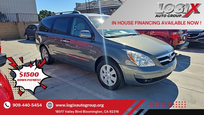 2007 Hyundai Entourage SE's photo
