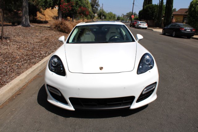 2013 Porsche Panamera Turbo's photo