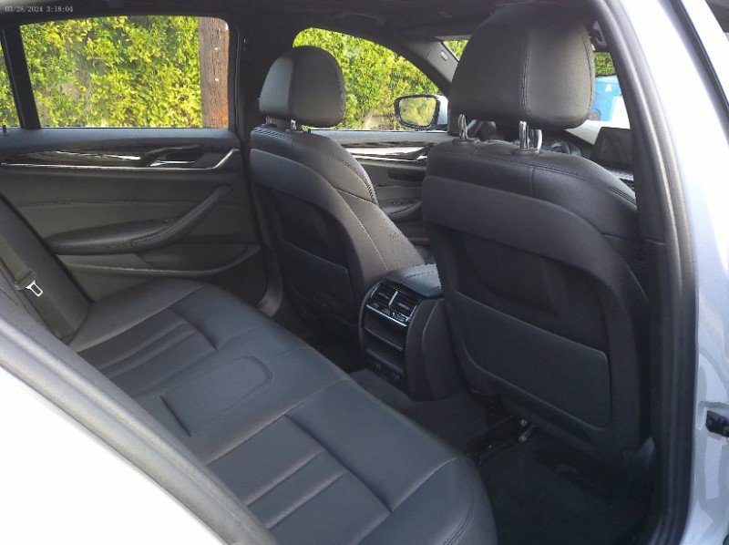 2019 BMW 5 Series 530e - Photo 15