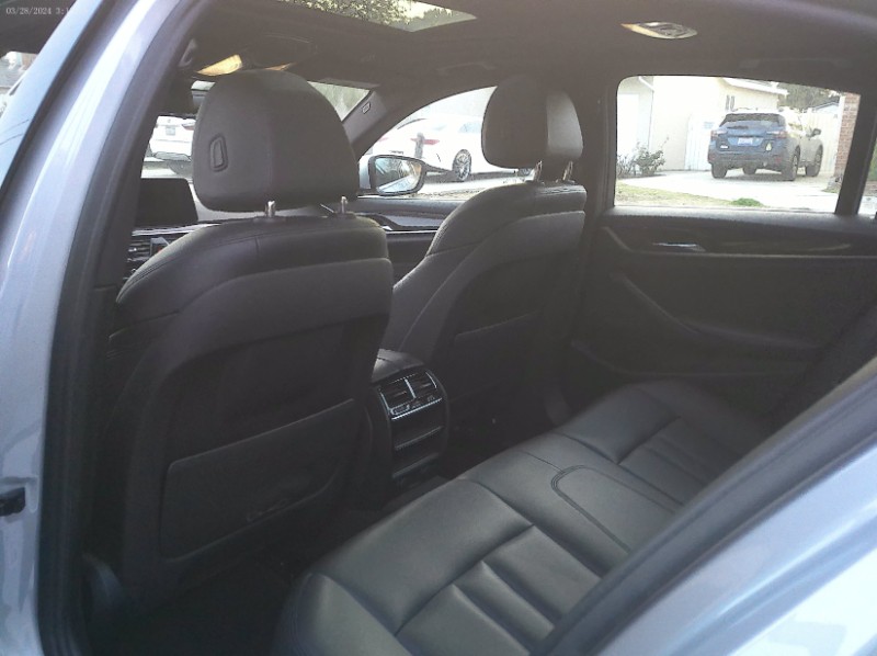 2019 BMW 5 Series 530e - Photo 17