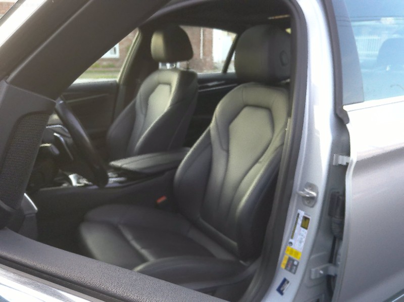 2019 BMW 5 Series 530e - Photo 18