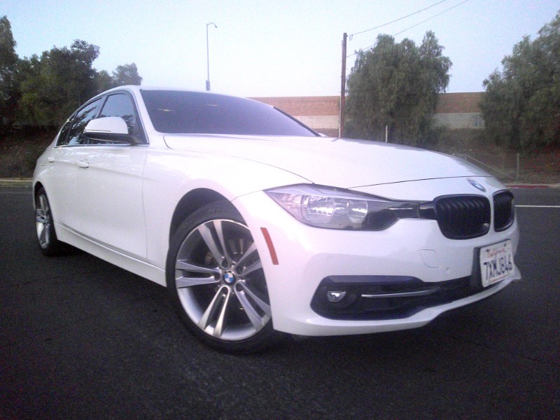 2017 BMW 3 Series 330i Sedan's photo