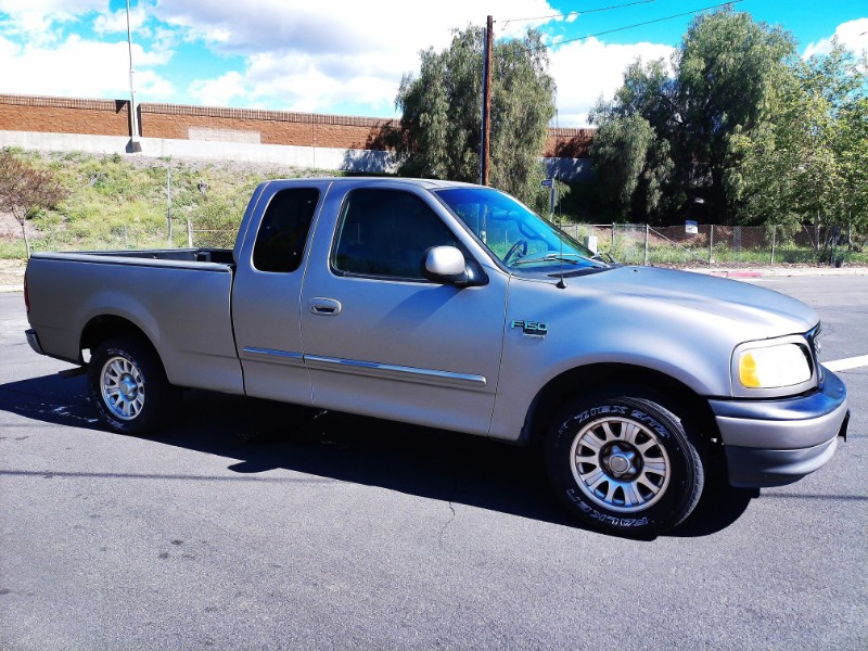 2002 Ford F-150 XLT