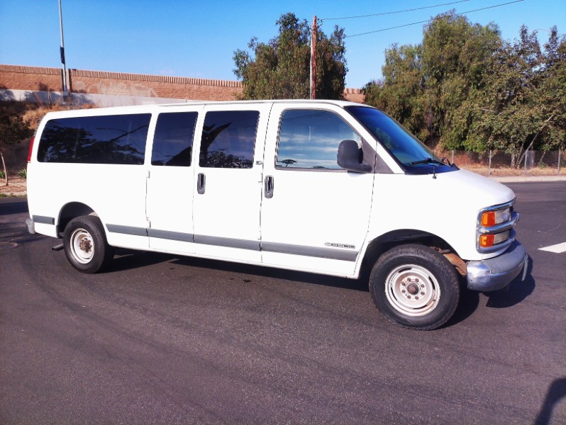 2000 Chevrolet Express 3500 EXTENDED's photo