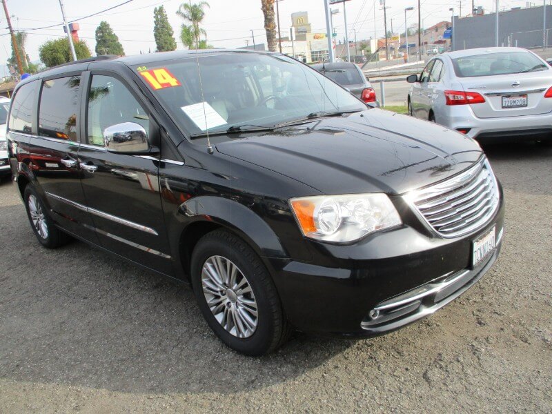 2014 Chrysler Town And Country Touring-L