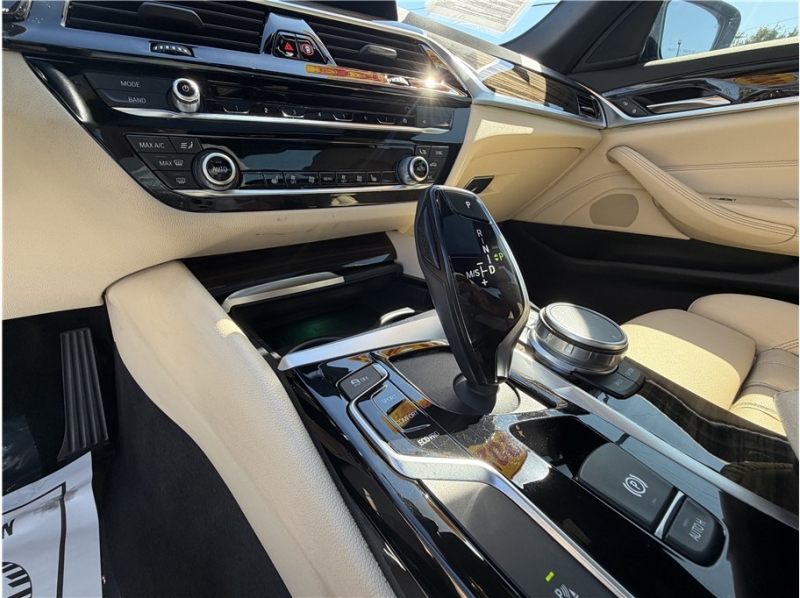 2020 BMW 5 Series 530i Sedan 4D
