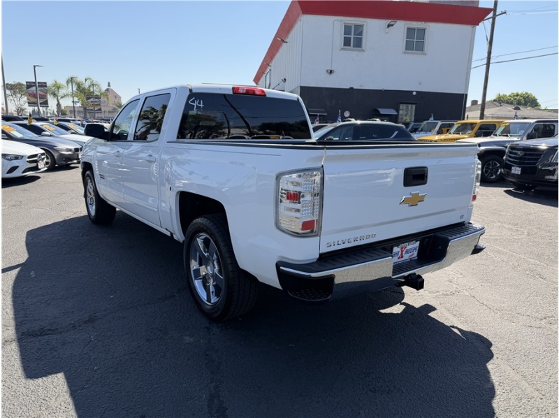 2018 Chevrolet Silverado 1500 Crew Cab LT Pickup 4D 5 3/4 ft