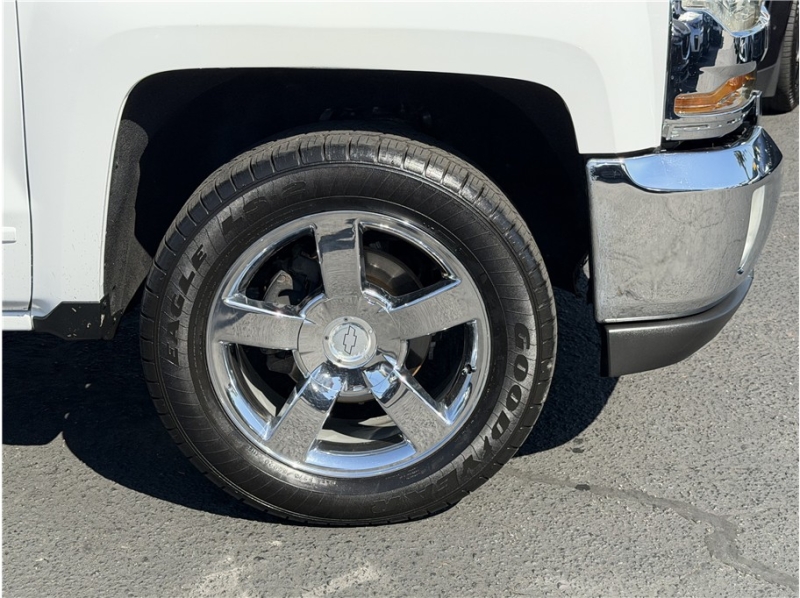 2018 Chevrolet Silverado 1500 Crew Cab LT Pickup 4D 5 3/4 ft