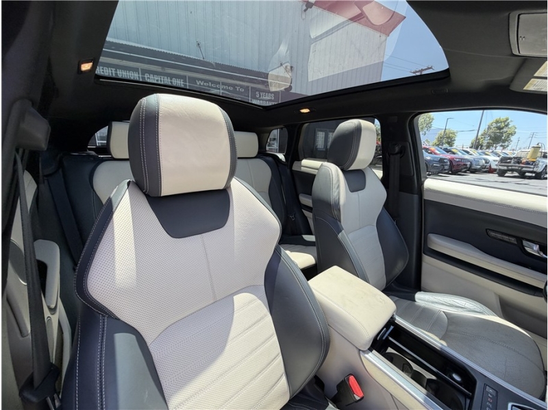 2018 Land Rover Range Rover Evoque HSE Dynamic Sport Utility 4D