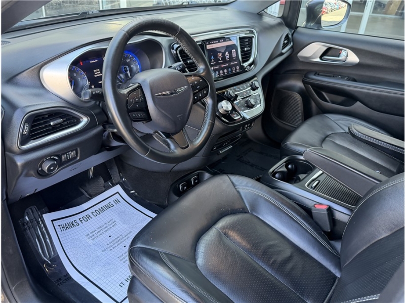 2019 Chrysler Pacifica Touring L Plus Minivan 4D