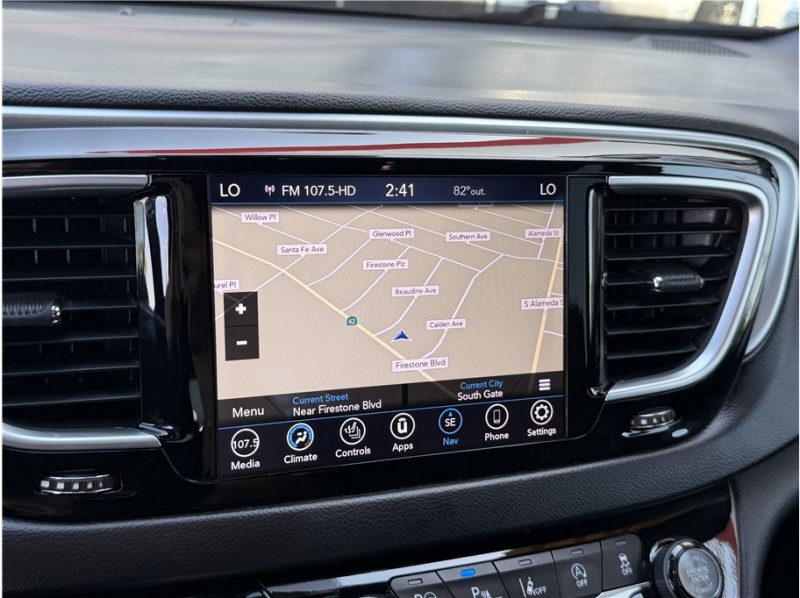2019 Chrysler Pacifica Touring L Plus Minivan 4D