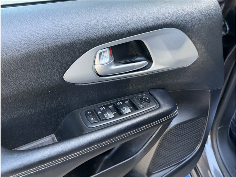 2019 Chrysler Pacifica Touring L Plus Minivan 4D
