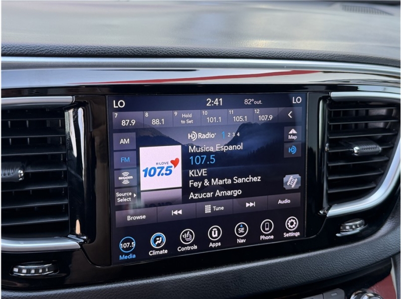2019 Chrysler Pacifica Touring L Plus Minivan 4D