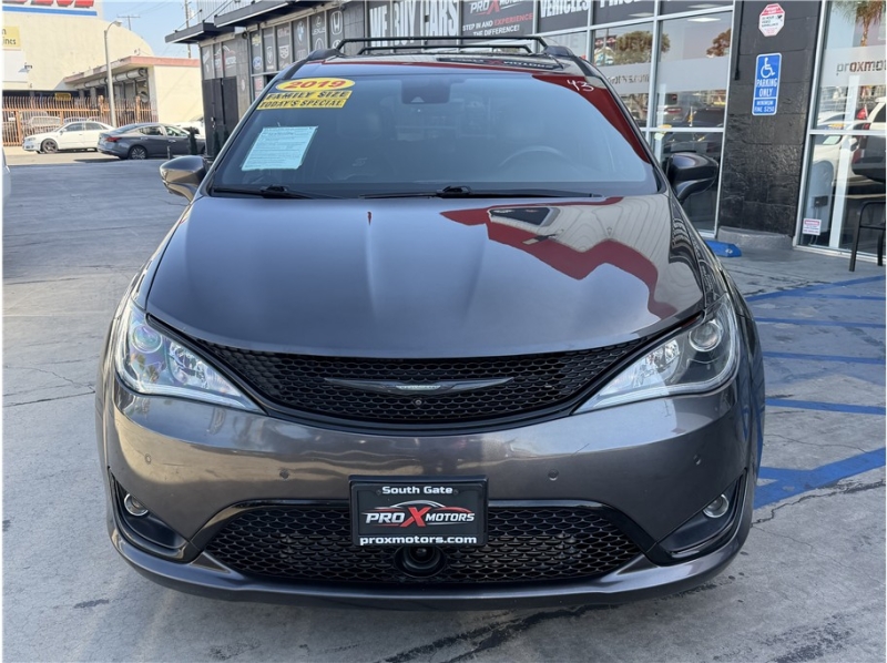2019 Chrysler Pacifica Touring L Plus Minivan 4D