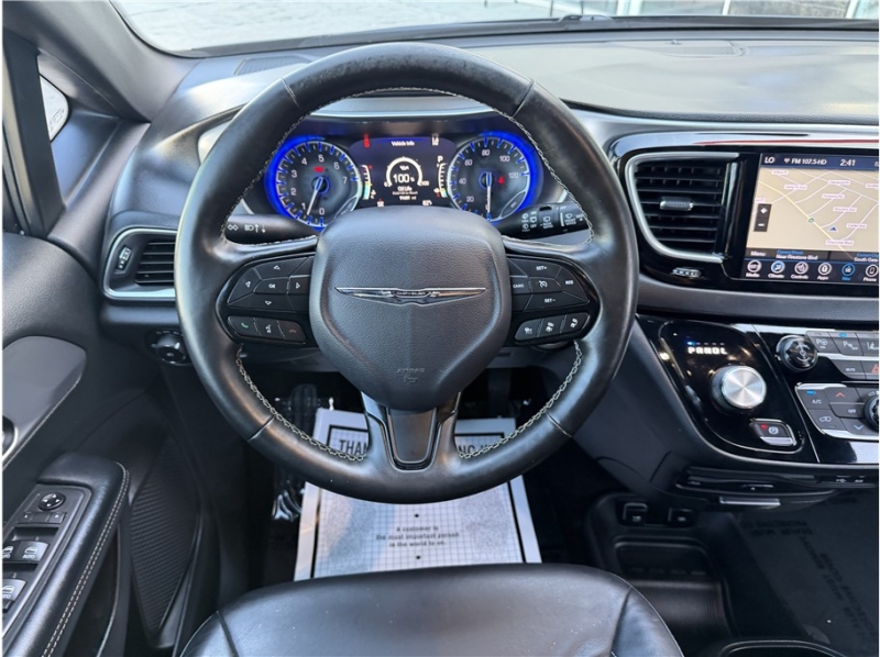 2019 Chrysler Pacifica Touring L Plus Minivan 4D