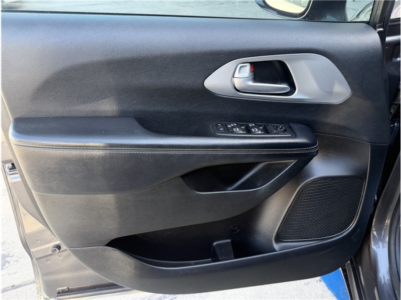 2019 Chrysler Pacifica Touring L Plus Minivan 4D