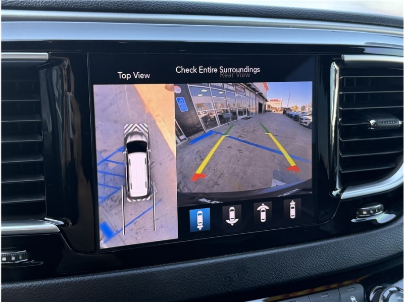 2019 Chrysler Pacifica Touring L Plus Minivan 4D