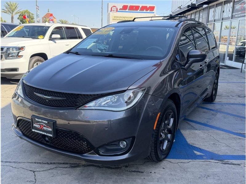 2019 Chrysler Pacifica Touring L Plus Minivan 4D