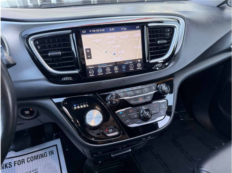 2019 Chrysler Pacifica Touring L Plus Minivan 4D