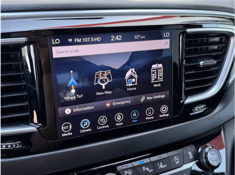 2019 Chrysler Pacifica Touring L Plus Minivan 4D