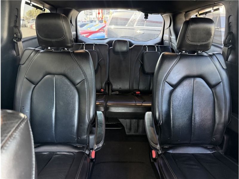 2019 Chrysler Pacifica Touring L Plus Minivan 4D