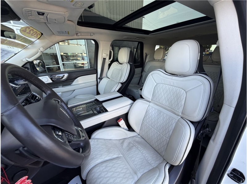 2022 Lincoln Navigator Black Label Sport Utility 4D