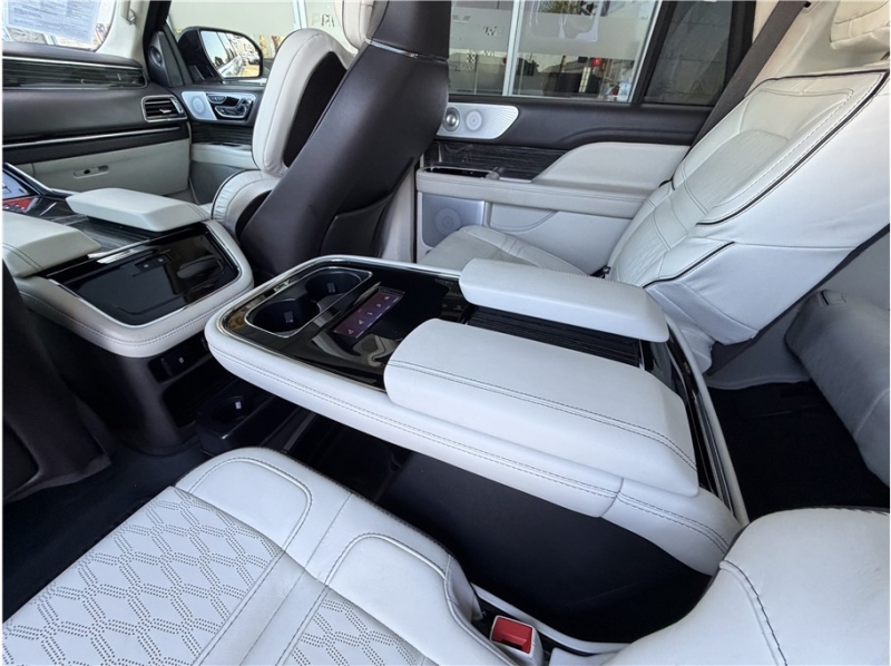 2022 Lincoln Navigator Black Label Sport Utility 4D