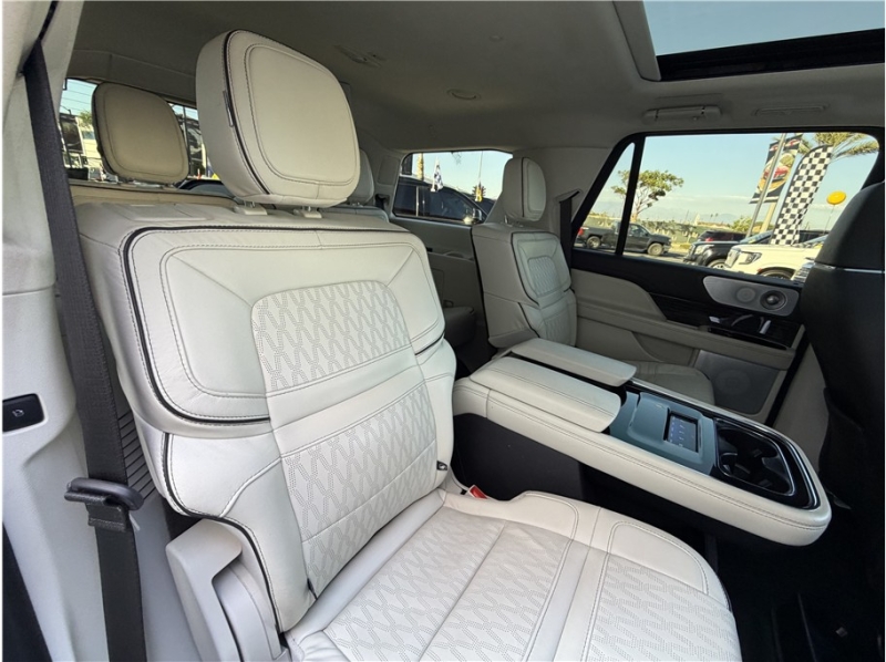 2022 Lincoln Navigator Black Label Sport Utility 4D