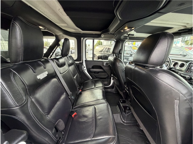 2019 Jeep Wrangler Unlimited Sahara Sport Utility 4D