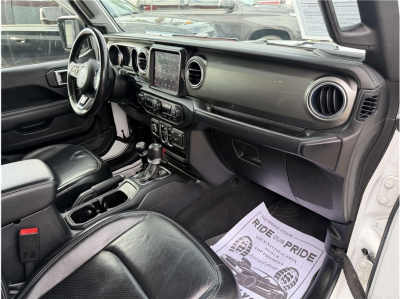 2019 Jeep Wrangler Unlimited Sahara Sport Utility 4D