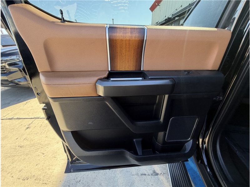 2017 Ford F150 SuperCrew Cab Limited Pickup 4D 5 1/2 ft